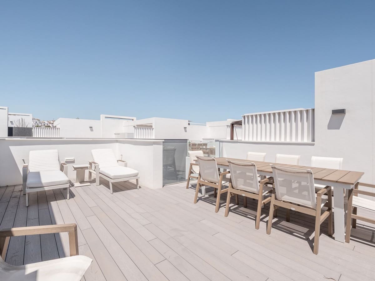 3 soveværelse Byhus til salg i New Golden Mile med swimmingpool - € 2.450.000 (Ref: 6942161)