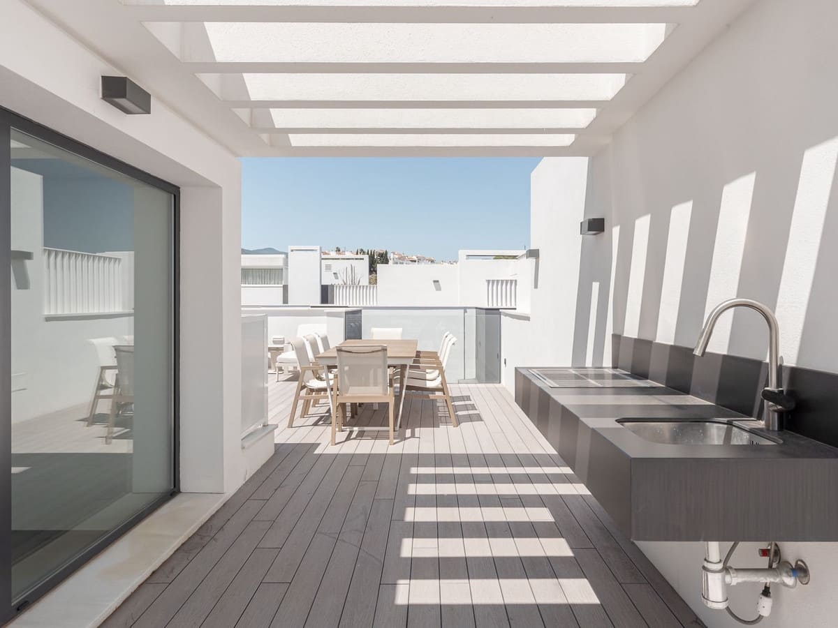3 soveværelse Byhus til salg i Estepona med swimmingpool - € 2.450.000 (Ref: 6942161)