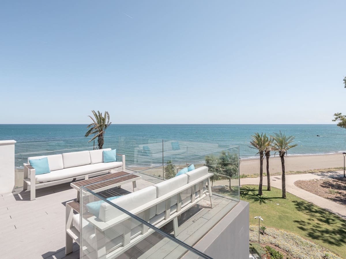 3 soveværelse Byhus til salg i Estepona med swimmingpool - € 2.450.000 (Ref: 6942161)