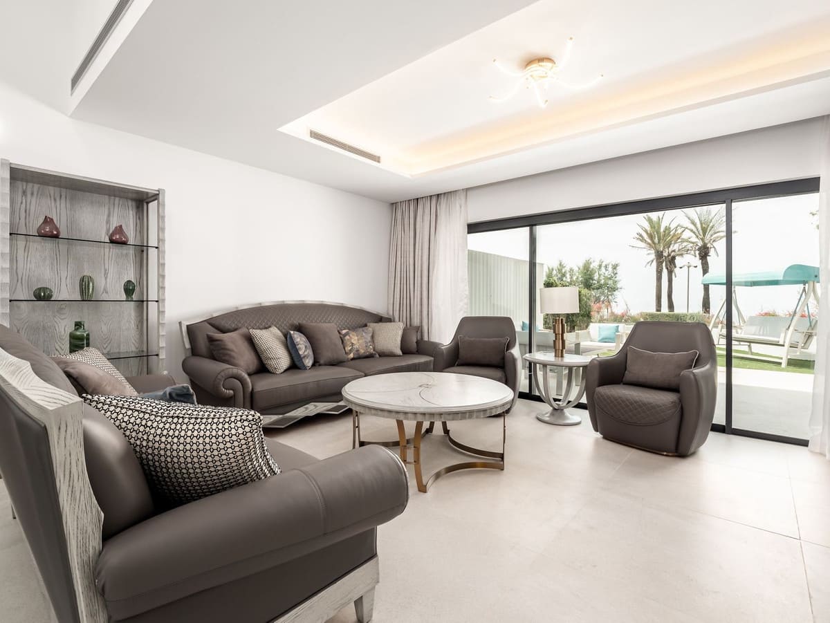 3 soveværelse Byhus til salg i Estepona med swimmingpool - € 2.450.000 (Ref: 6942161)