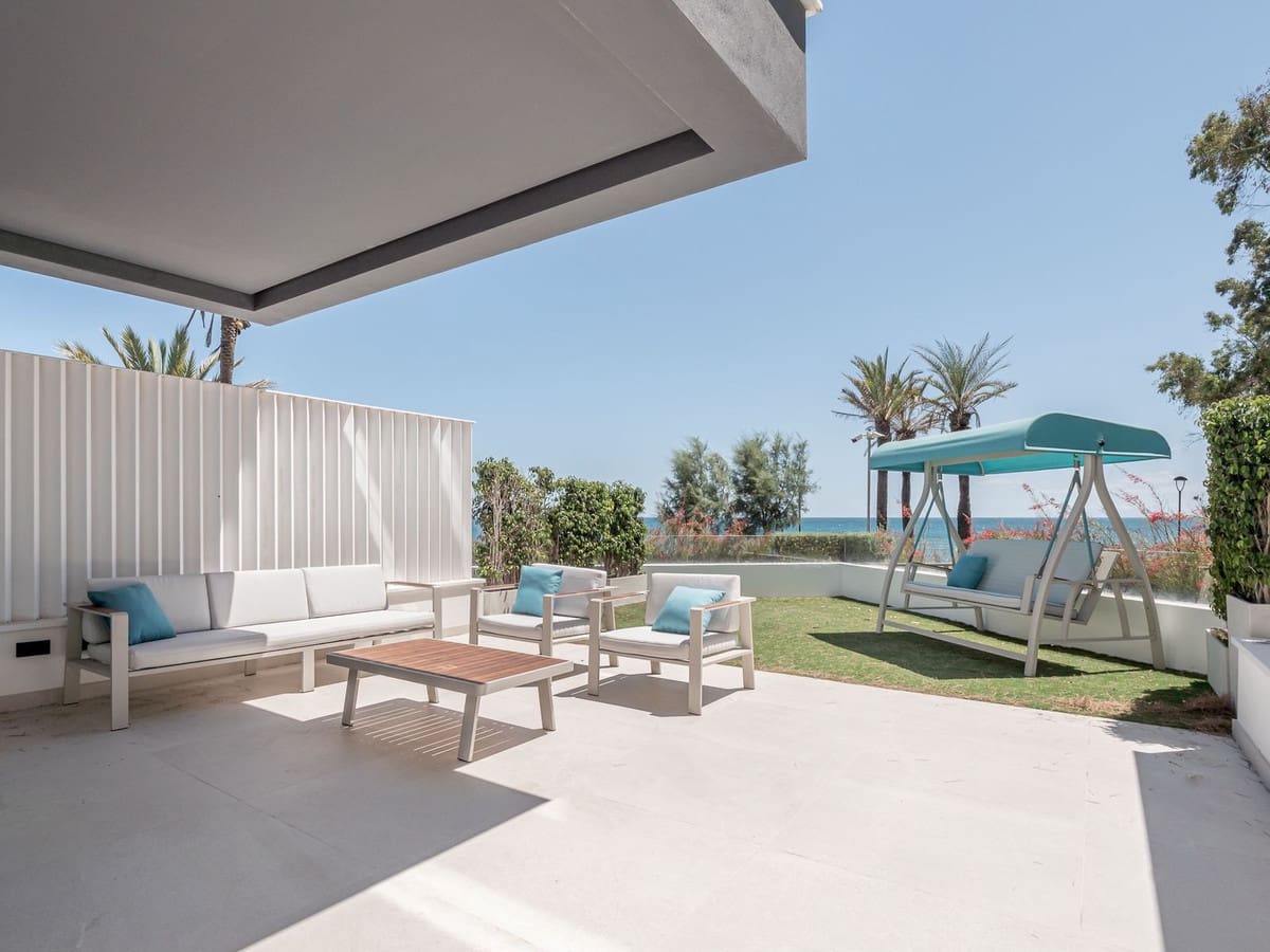 3 soveværelse Byhus til salg i Estepona med swimmingpool - € 2.450.000 (Ref: 6942161)