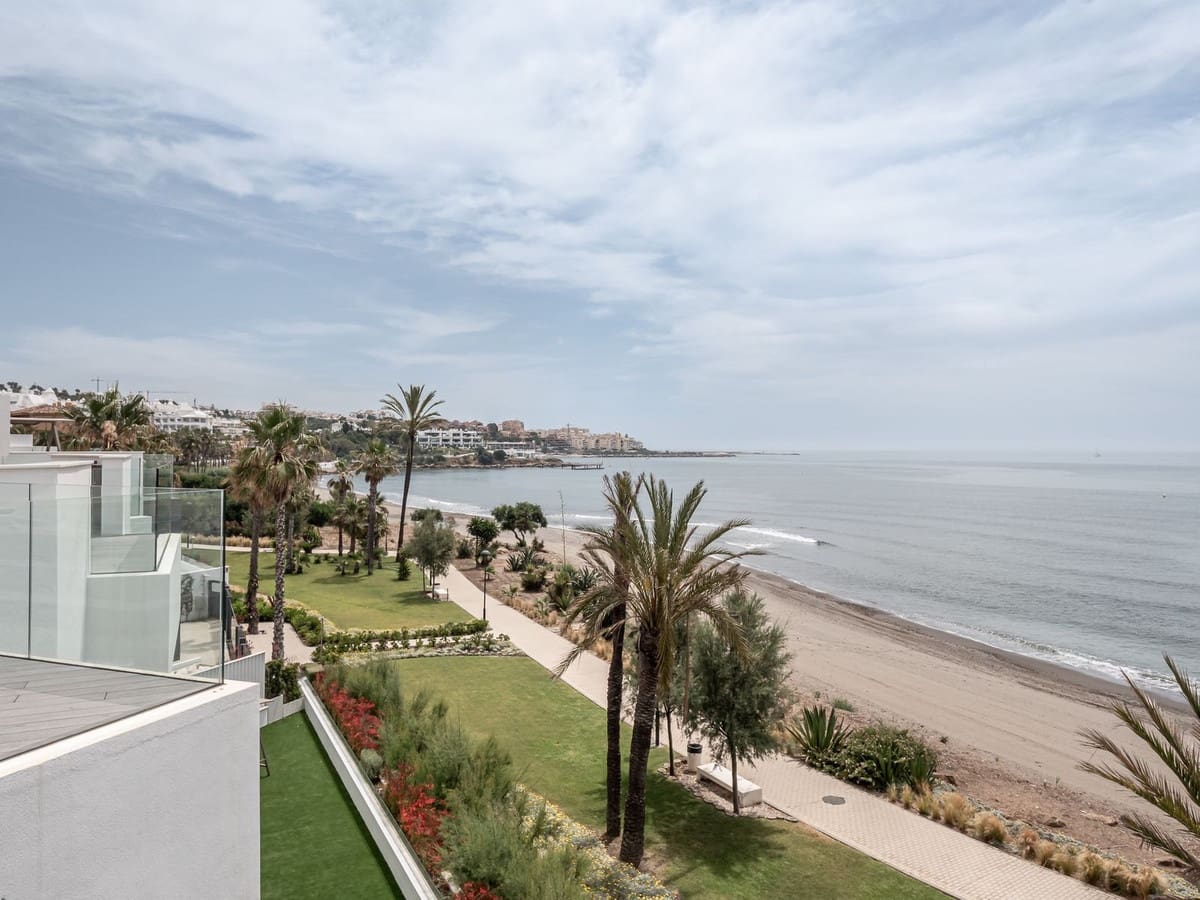 3 soveværelse Byhus til salg i Estepona med swimmingpool - € 2.450.000 (Ref: 6942161)