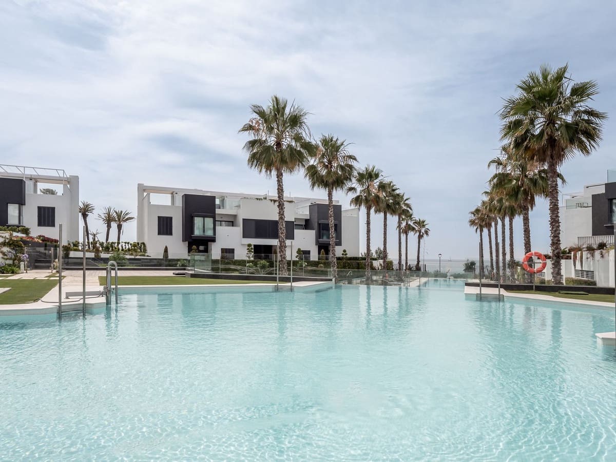 3 soveværelse Byhus til salg i Estepona med swimmingpool - € 2.450.000 (Ref: 6942161)