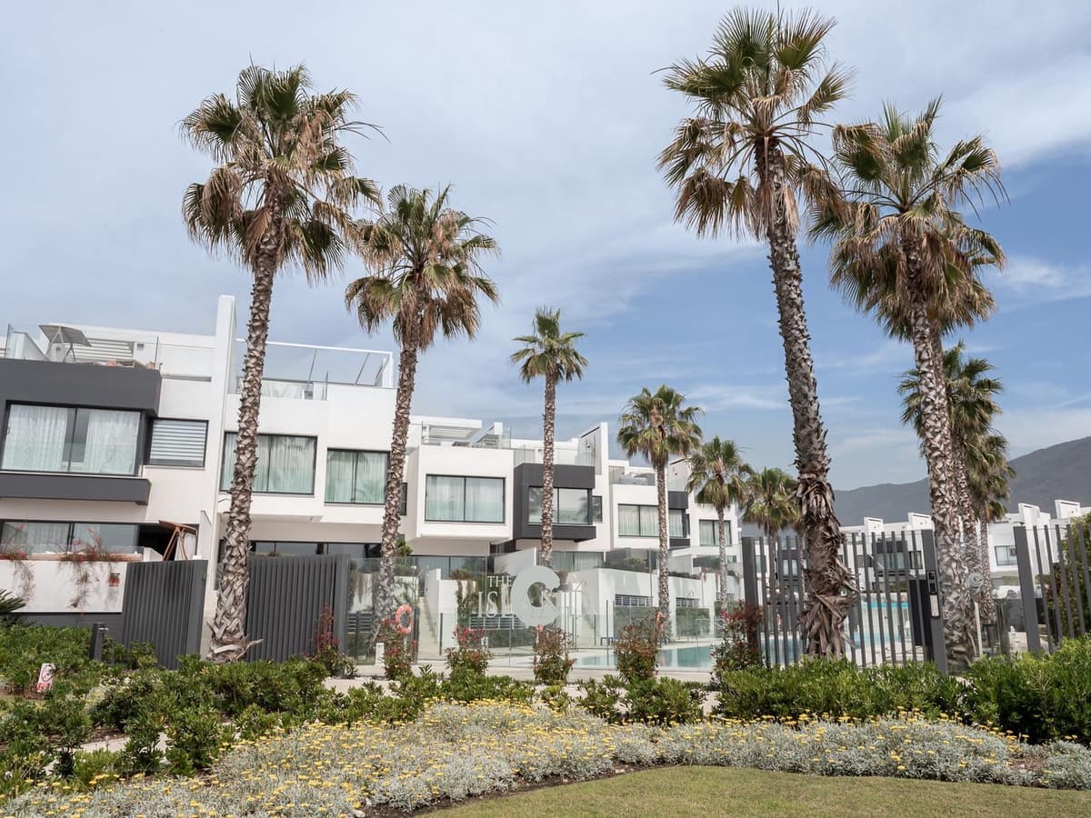 3 soveværelse Byhus til salg i Estepona med swimmingpool - € 2.450.000 (Ref: 6942161)