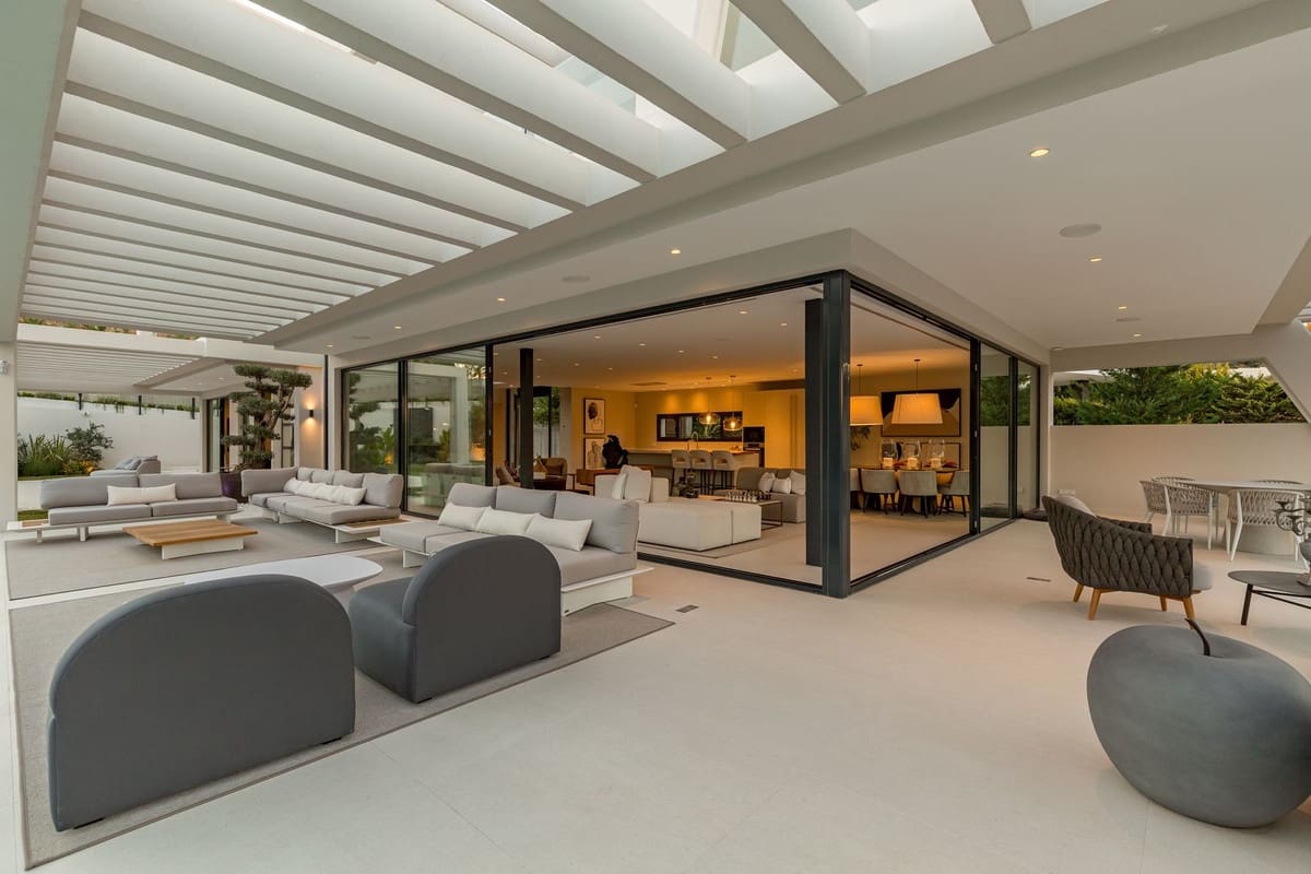 6 sypialnia Willa na sprzedaż w Nueva Andalucia z basenem garażem - 3 895 000 € (Ref: 6942183)