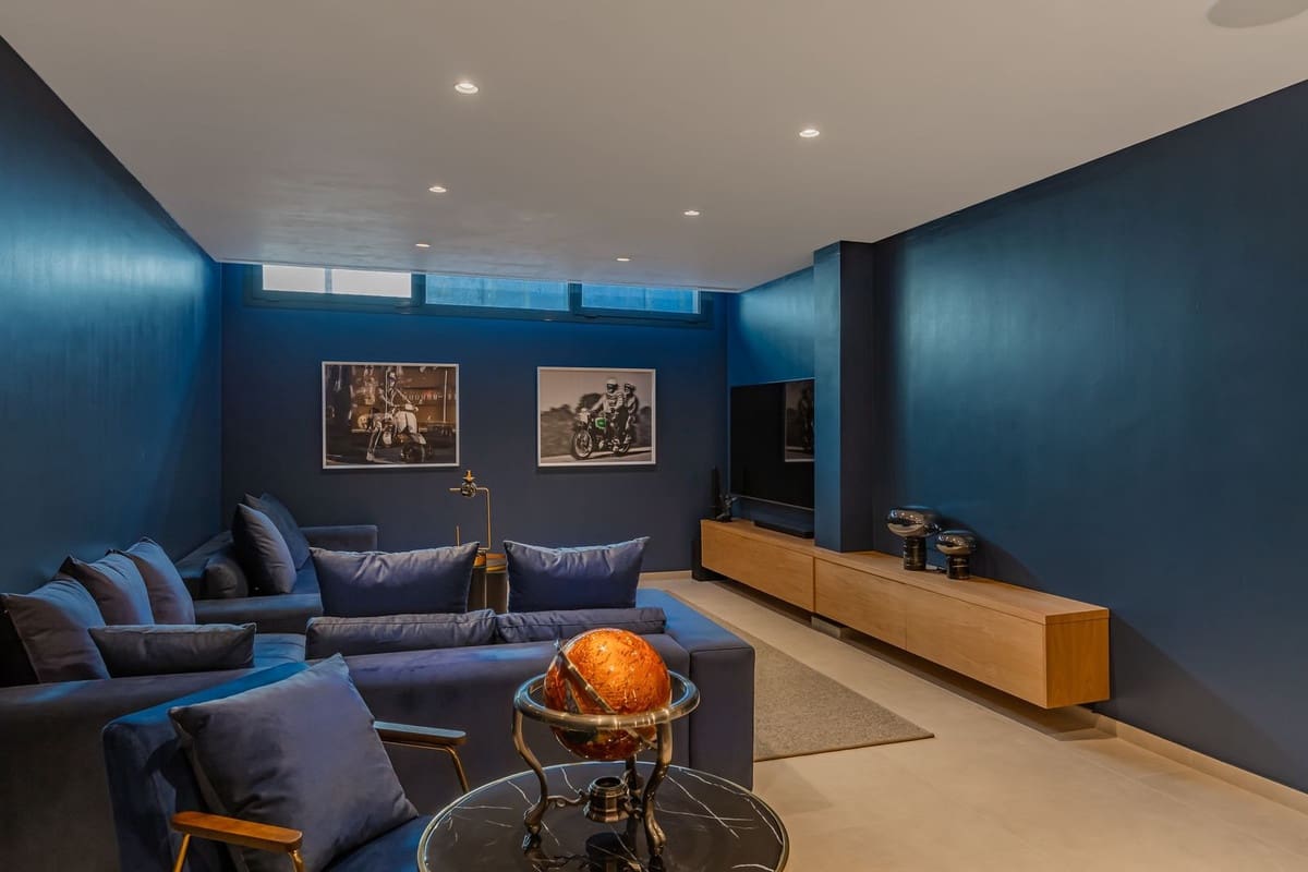 6 sypialnia Willa na sprzedaż w Nueva Andalucia z basenem garażem - 3 895 000 € (Ref: 6942183)