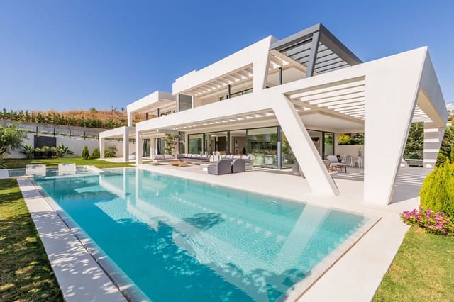 6 soveværelse Villa til salg i Nueva Andalucia, Marbella med swimmingpool garage - € 3.895.000 (Ref: 6942183)