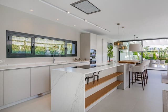 6 soveværelse Villa til salg i Nueva Andalucia, Marbella med swimmingpool garage - € 3.895.000 (Ref: 6942183)