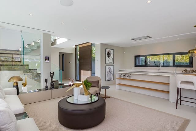 6 soveværelse Villa til salg i Nueva Andalucia, Marbella med swimmingpool garage - € 3.895.000 (Ref: 6942183)