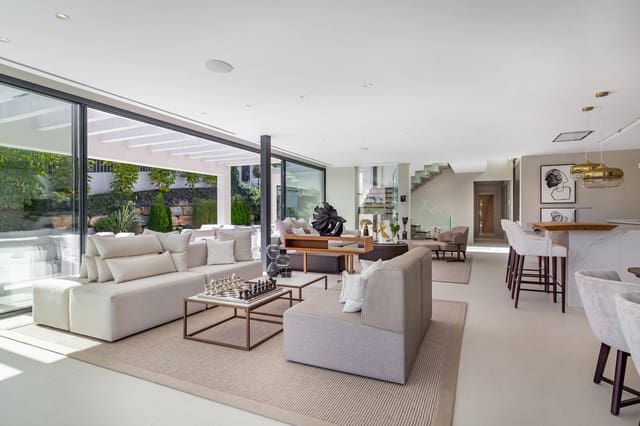 6 soveværelse Villa til salg i Nueva Andalucia, Marbella med swimmingpool garage - € 3.895.000 (Ref: 6942183)