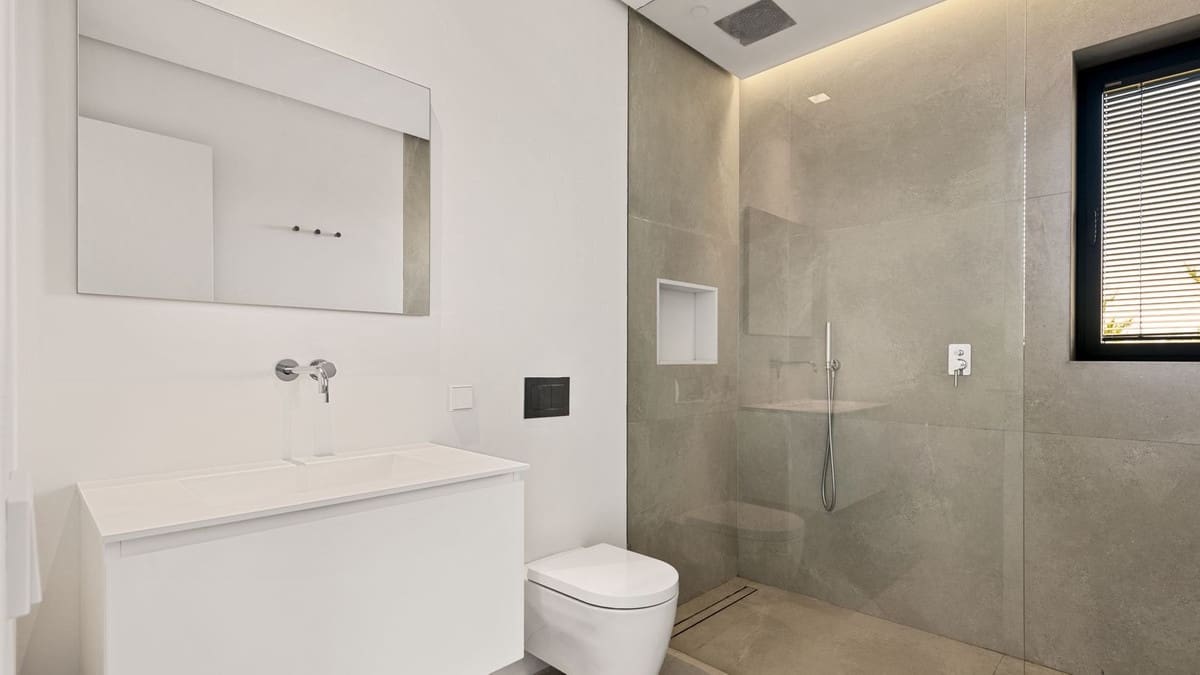 7 bedroom Villa for sale in Benahavis with pool garage - € 4,500,000 (Ref: 6942208)