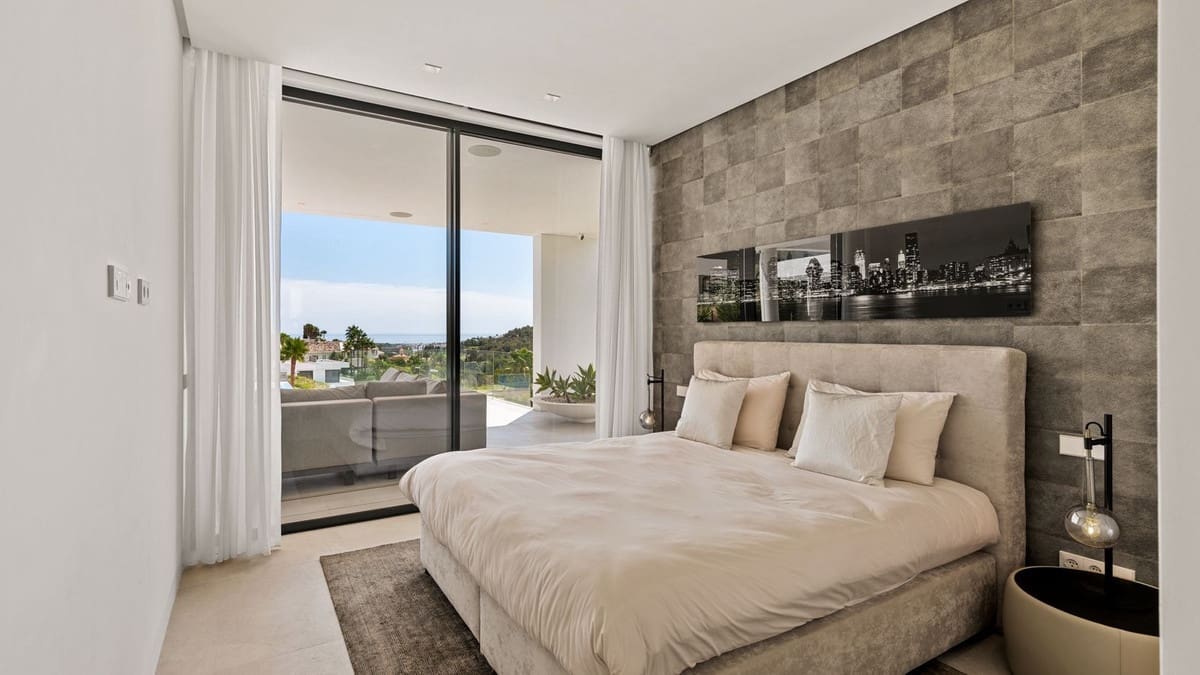 7 bedroom Villa for sale in Benahavis with pool garage - € 4,500,000 (Ref: 6942208)