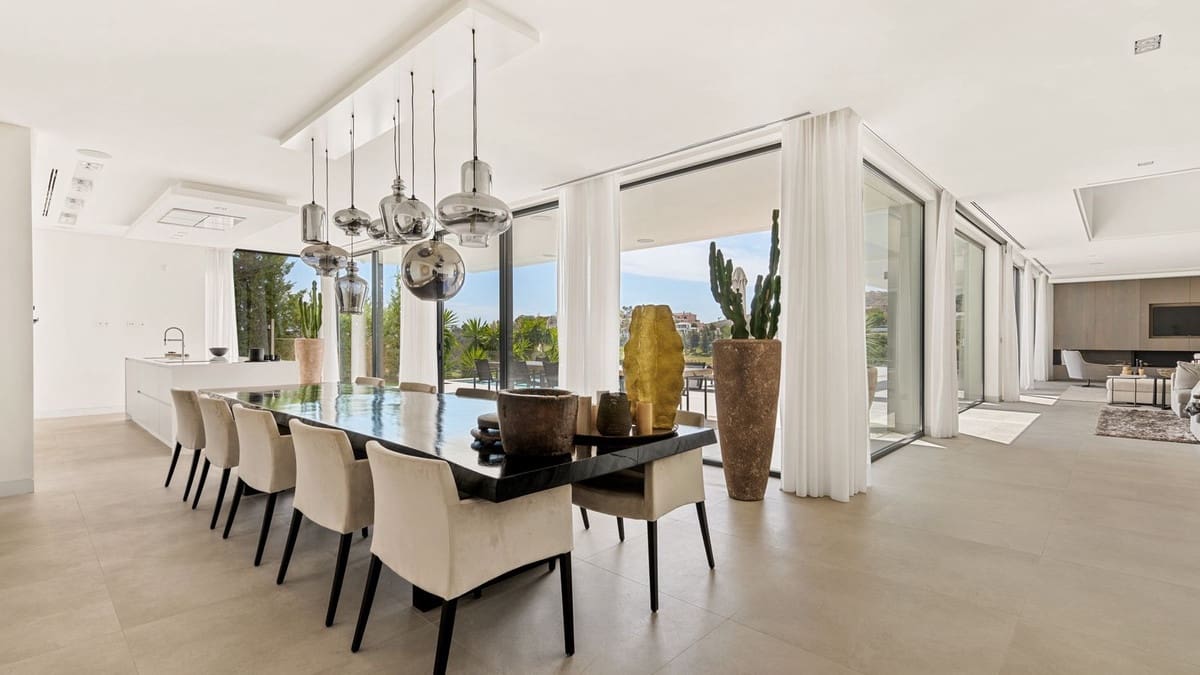 7 bedroom Villa for sale in Benahavis with pool garage - € 4,500,000 (Ref: 6942208)