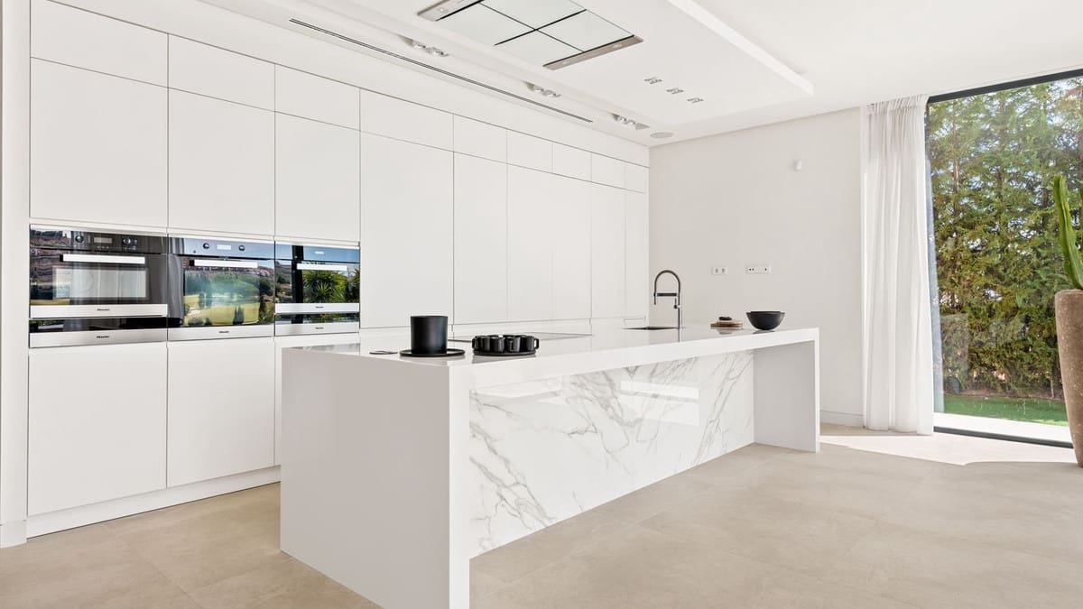 7 bedroom Villa for sale in Benahavis with pool garage - € 4,500,000 (Ref: 6942208)