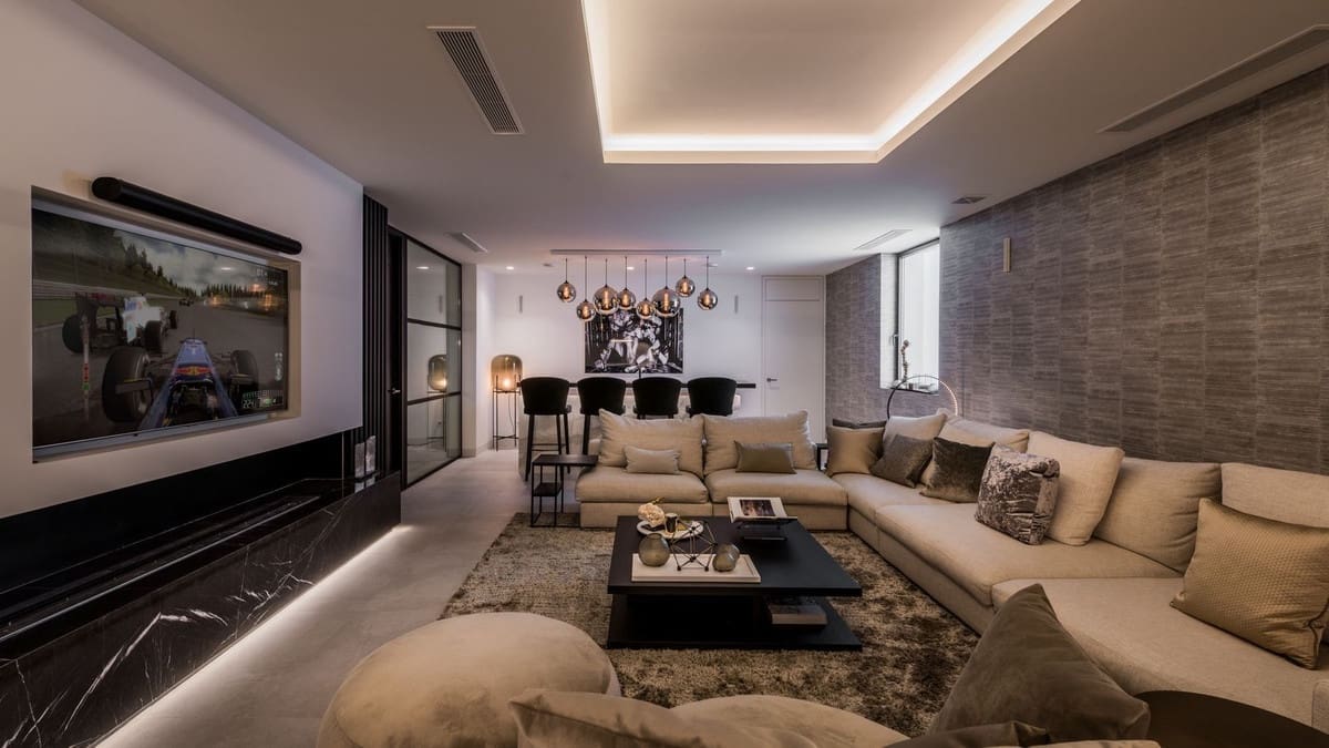 7 bedroom Villa for sale in Benahavis with pool garage - € 4,500,000 (Ref: 6942208)