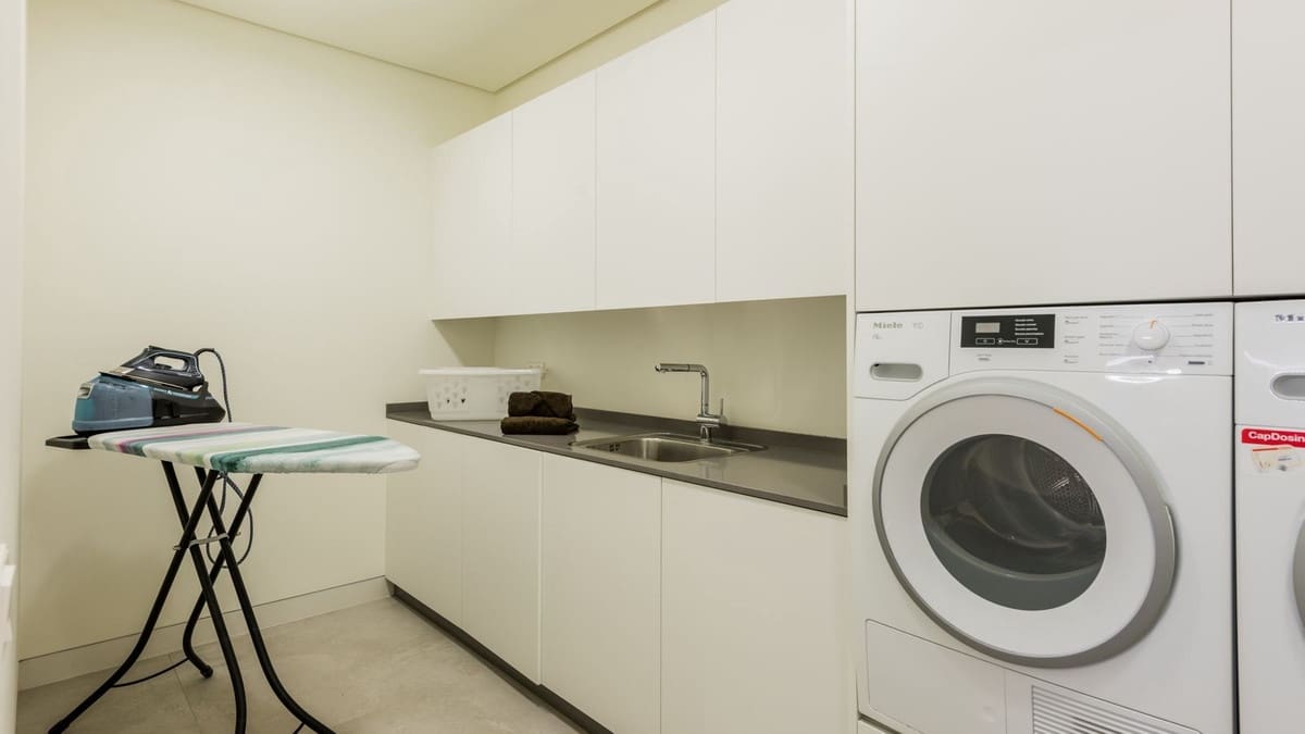 7 bedroom Villa for sale in Benahavis with pool garage - € 4,500,000 (Ref: 6942208)