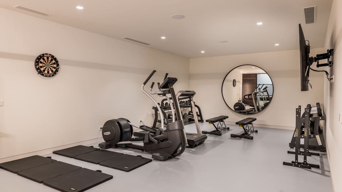 7 bedroom Villa for sale in Benahavis with pool garage - € 4,500,000 (Ref: 6942208)