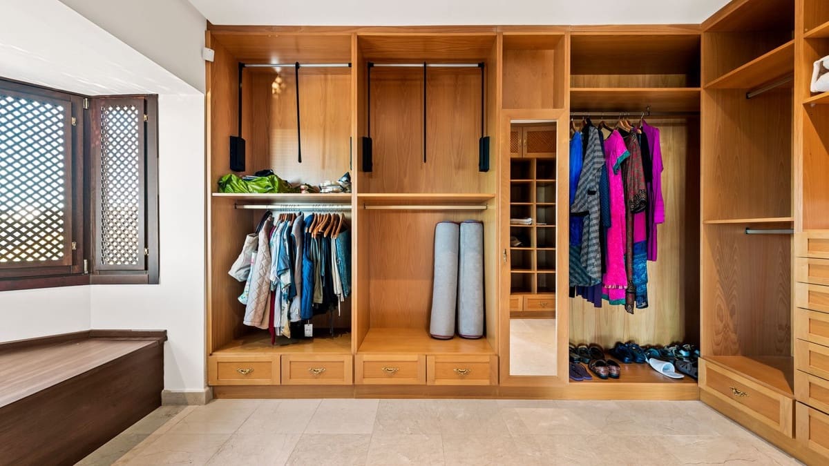 5 bedroom Villa for sale in Benahavis with pool garage - € 3,495,000 (Ref: 6942210)