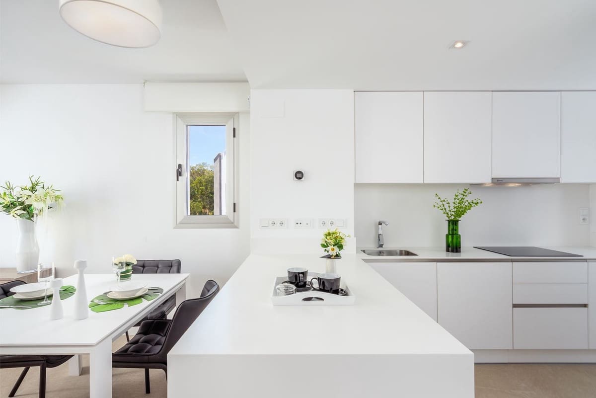 3 soveværelse Byhus til salg i Estepona med swimmingpool garage - € 385.000 (Ref: 7074381)