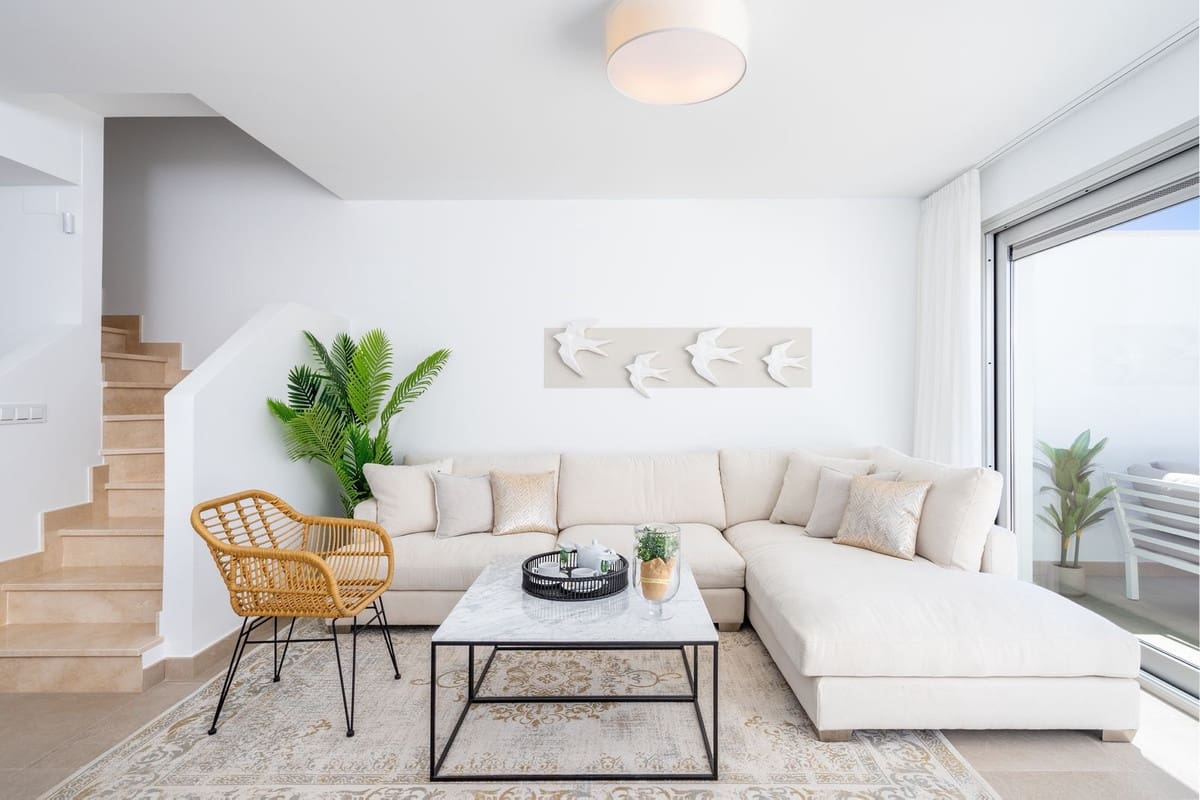 3 soveværelse Byhus til salg i Estepona med swimmingpool garage - € 385.000 (Ref: 7074381)