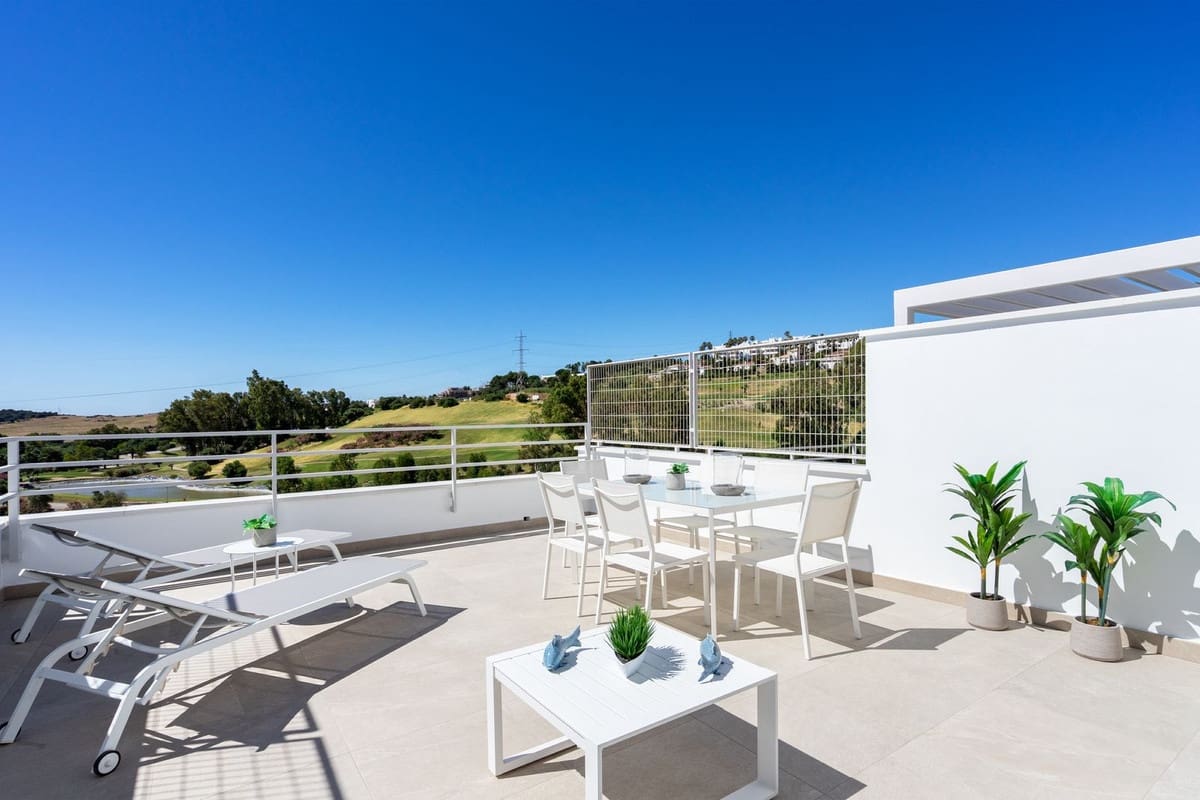 3 soveværelse Byhus til salg i Estepona med swimmingpool garage - € 385.000 (Ref: 7074381)