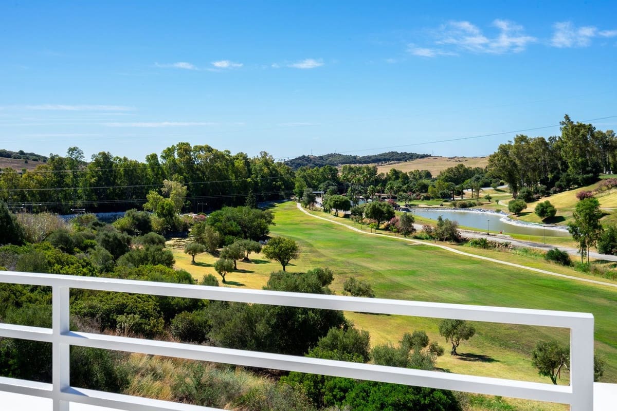 3 soveværelse Byhus til salg i Estepona med swimmingpool garage - € 385.000 (Ref: 7074381)