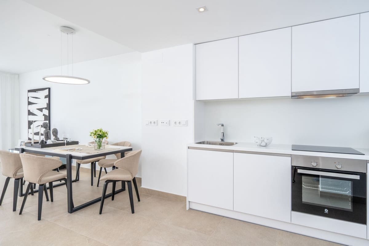 3 sypialnia Dom na sprzedaż w Estepona z basenem garażem - 385 000 € (Ref: 7074381)