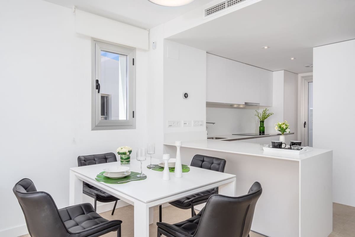 3 sypialnia Dom na sprzedaż w Estepona z basenem garażem - 385 000 € (Ref: 7074381)