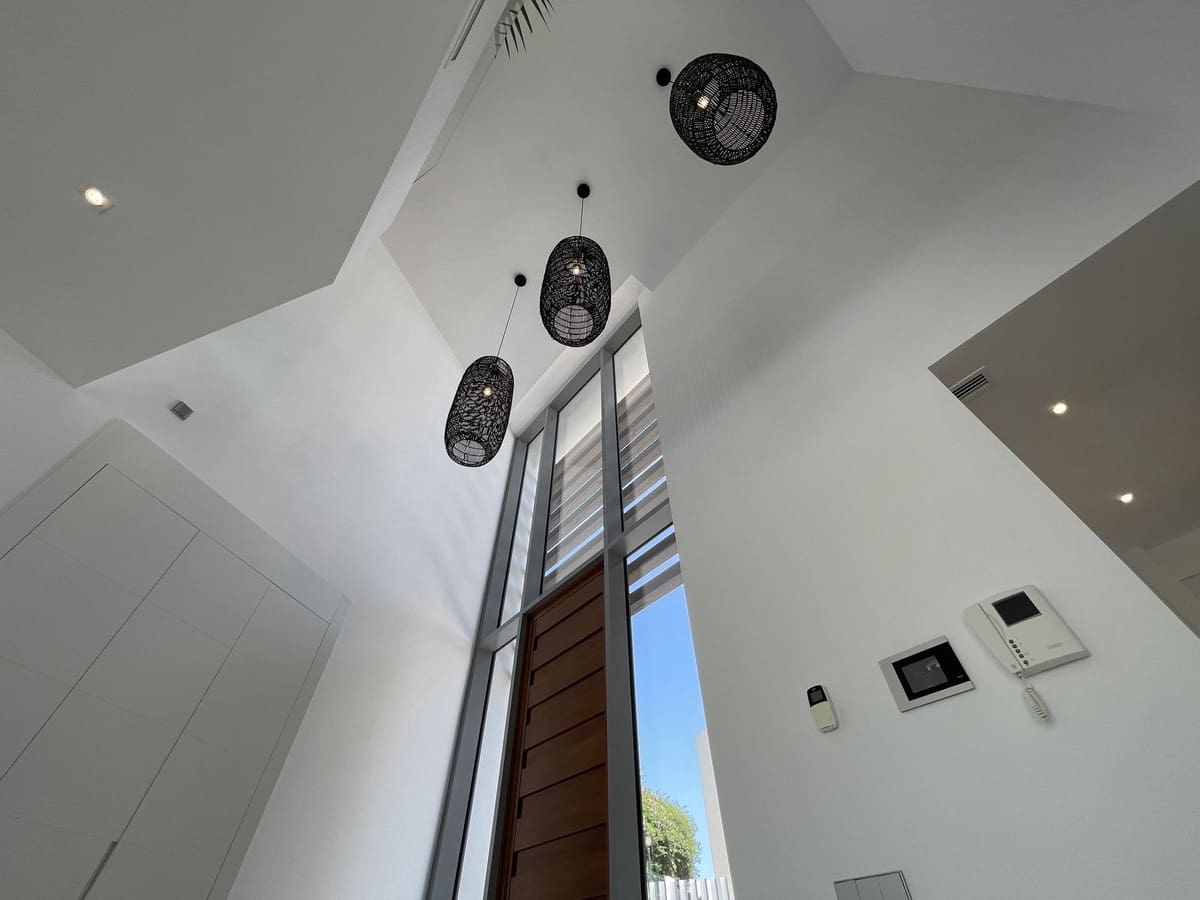 4 bedroom Villa for sale in Marbella with pool garage - € 2,980,000 (Ref: 7074392)