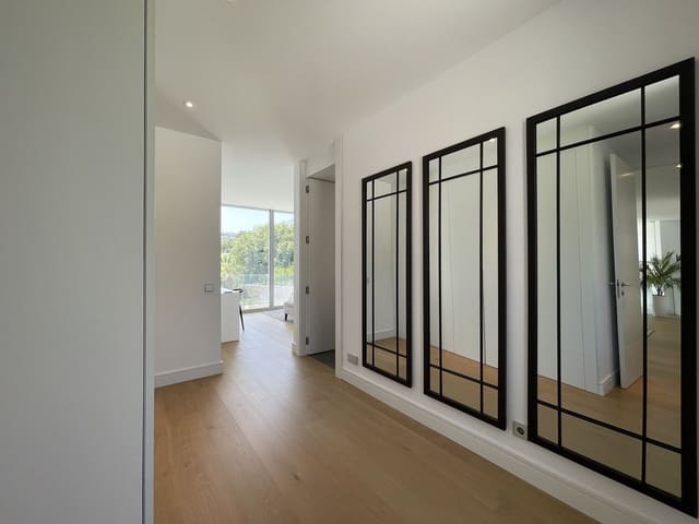 4 bedroom Villa for sale in Marbella with pool garage - € 2,980,000 (Ref: 7074392)