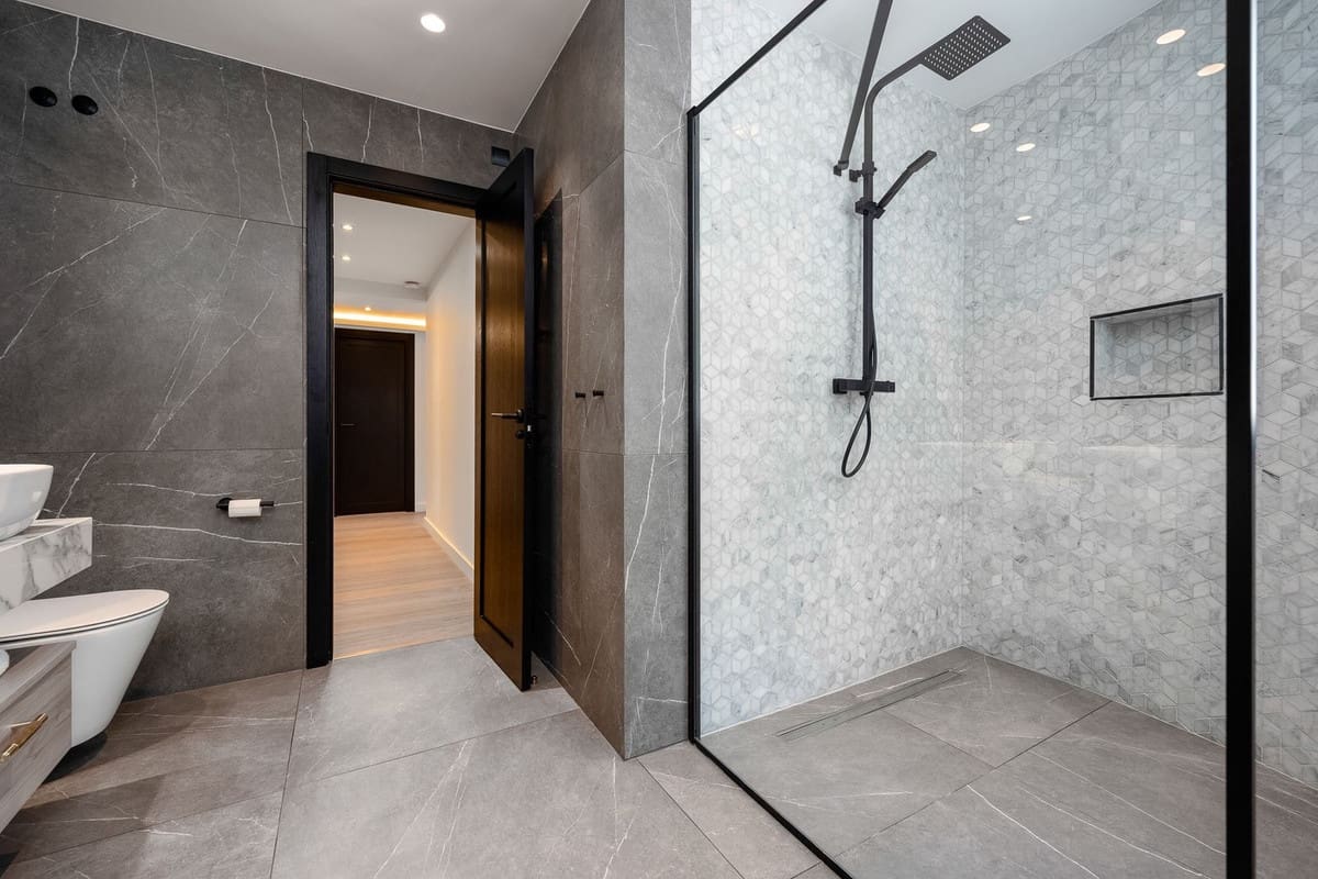 5 sypialnia Willa na sprzedaż w Benahavis z basenem garażem - 2 990 000 € (Ref: 7074393)