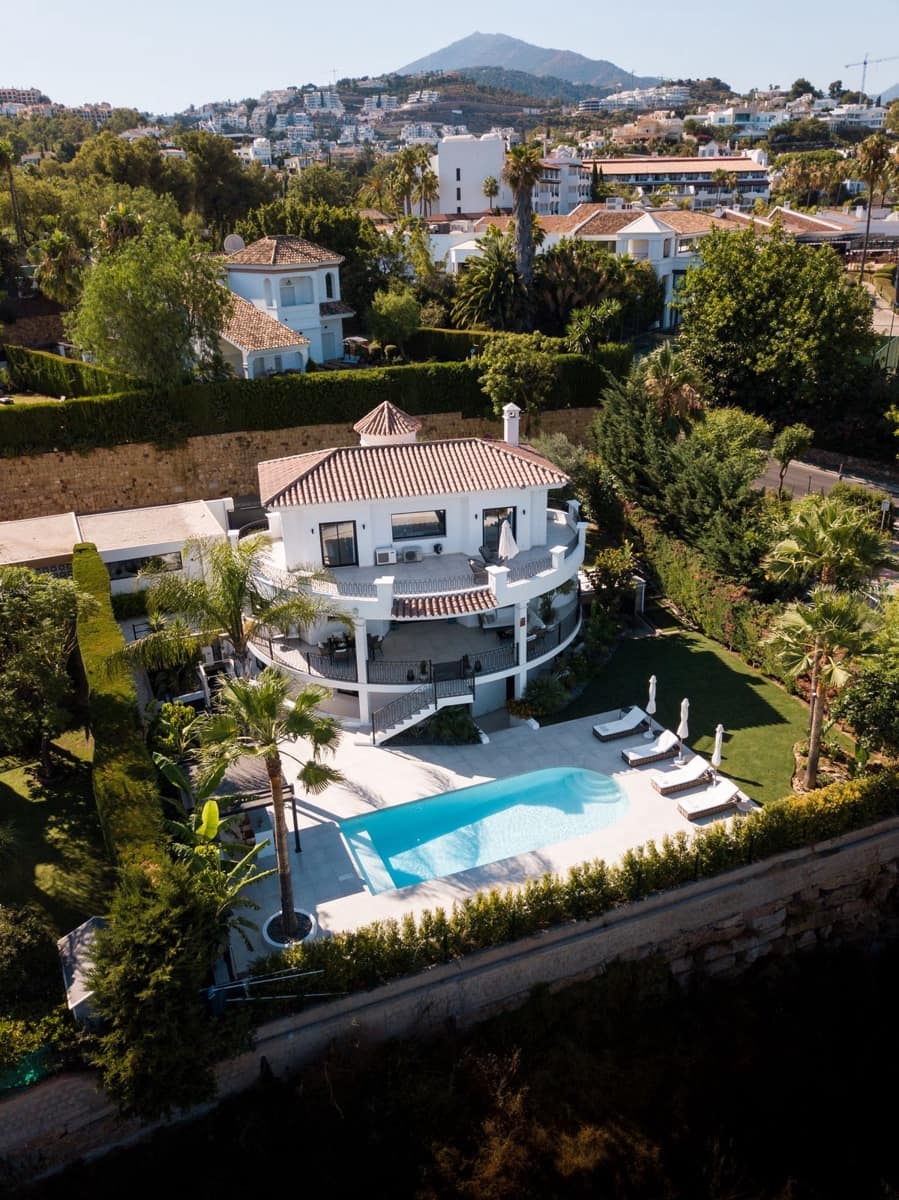 5 sypialnia Willa na sprzedaż w Benahavis z basenem garażem - 2 990 000 € (Ref: 7074393)