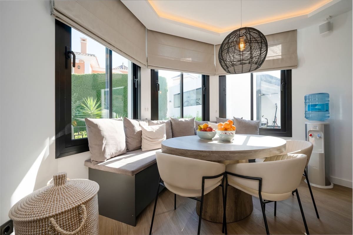 5 sypialnia Willa na sprzedaż w Benahavis z basenem garażem - 2 990 000 € (Ref: 7074393)