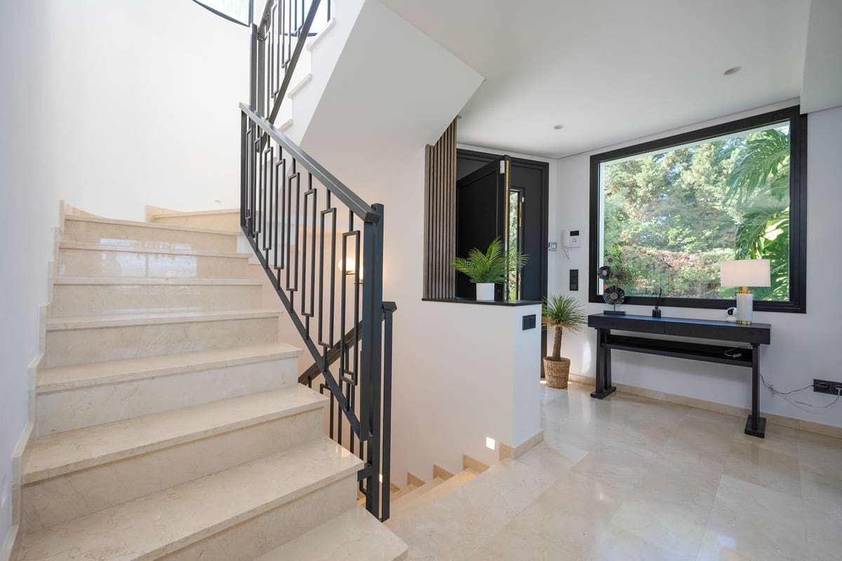 5 sypialnia Willa na sprzedaż w Benahavis z basenem garażem - 2 990 000 € (Ref: 7074393)