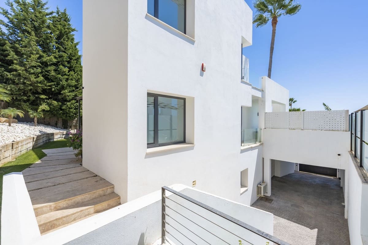 5 bedroom Villa for sale in Benahavis with pool garage - € 1,499,000 (Ref: 7090703)