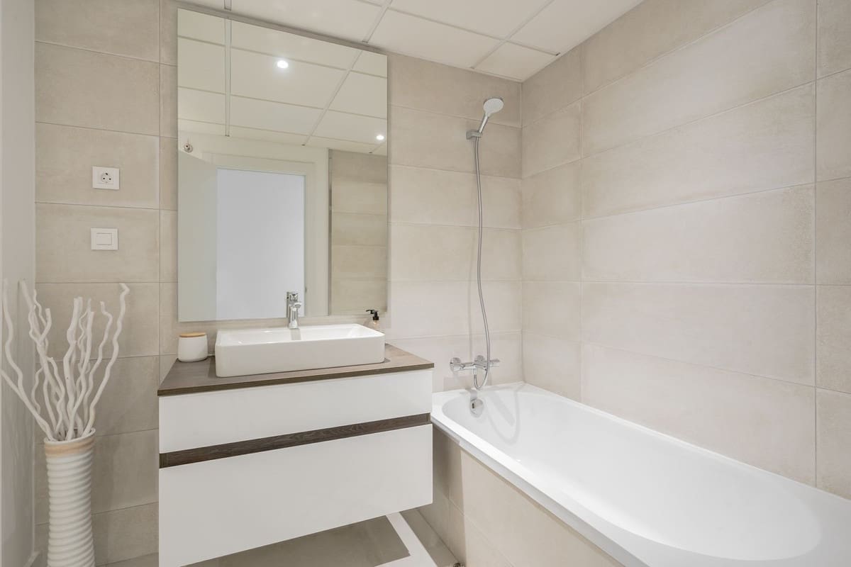 3 soverom Leilighet til salgs i New Golden Mile med svømmebasseng garasje - € 535 000 (Ref: 7143072)