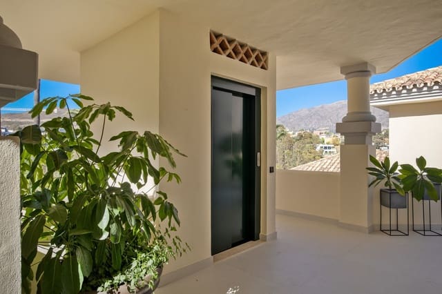 Apartamento de 3 habitaciones en Marbella en venta con piscina garaje - 2.300.000 € (Ref: 7143073)