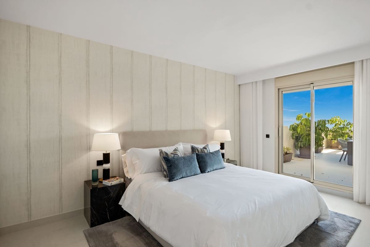 3 bedroom Apartment for sale in Marbella with pool garage - € 2,300,000 (Ref: 7143073)