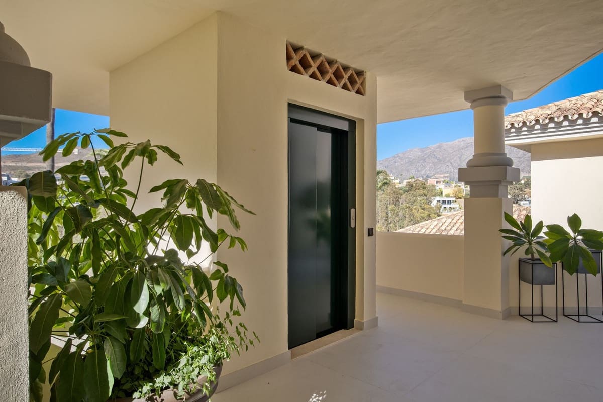 3 bedroom Apartment for sale in Marbella with pool garage - € 2,300,000 (Ref: 7143073)