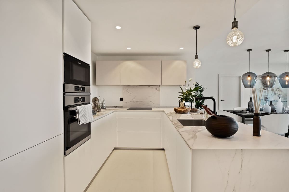 3 bedroom Apartment for sale in Marbella with pool garage - € 2,300,000 (Ref: 7143073)