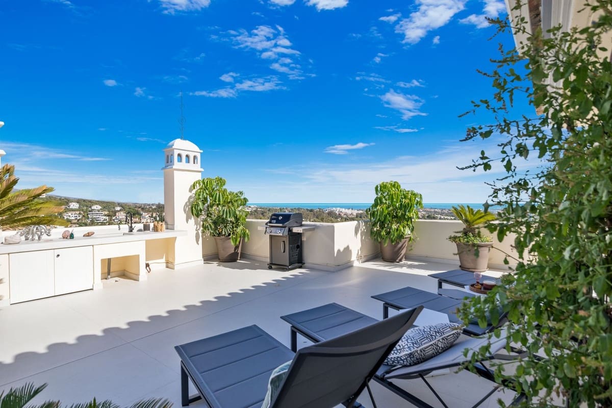 3 bedroom Apartment for sale in Marbella with pool garage - € 2,300,000 (Ref: 7143073)