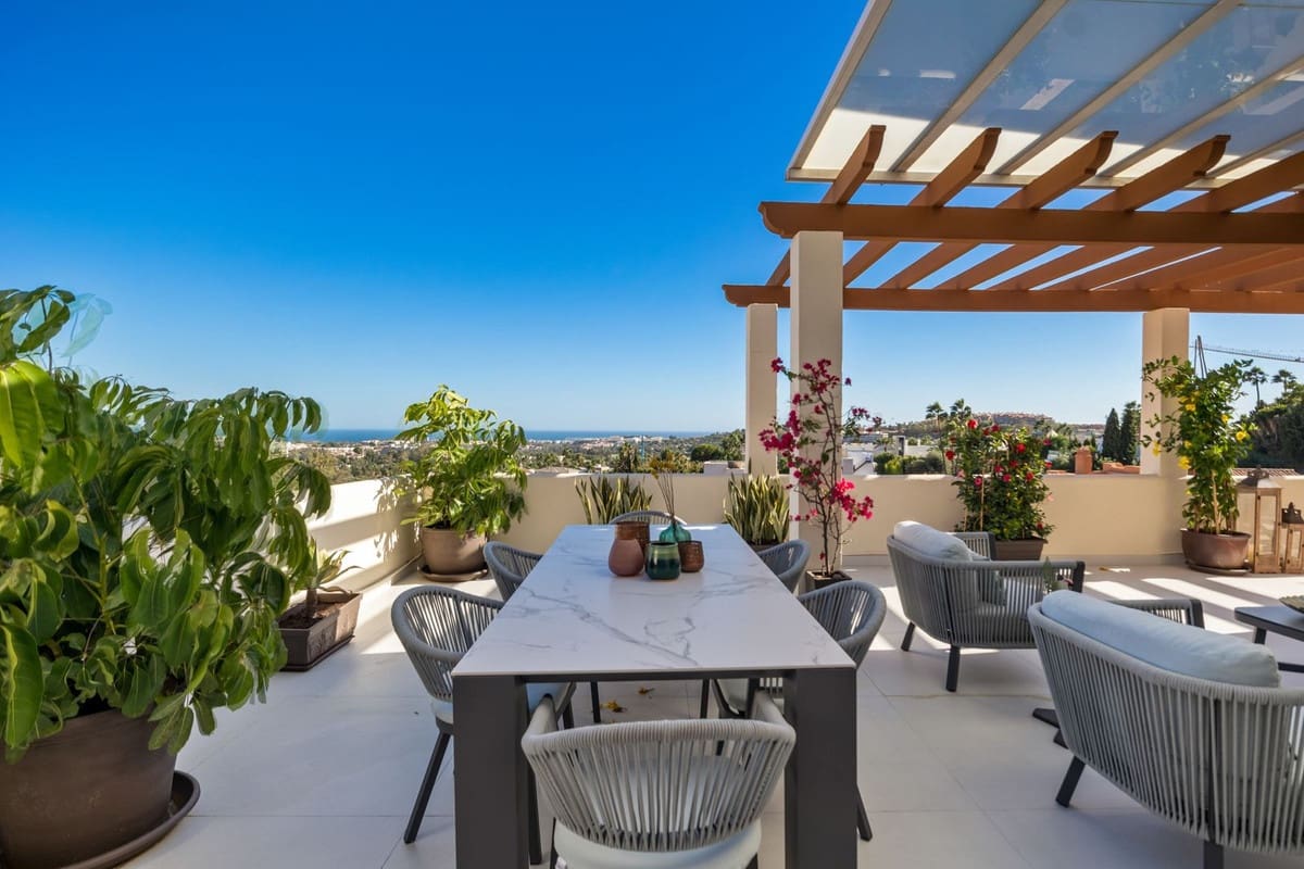 3 bedroom Apartment for sale in Marbella with pool garage - € 2,300,000 (Ref: 7143073)