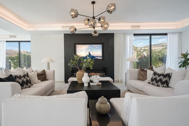 4 sypialnia Willa na sprzedaż w Las Brisas, Marbella z basenem garażem - 3 495 000 € (Ref: 7314750)