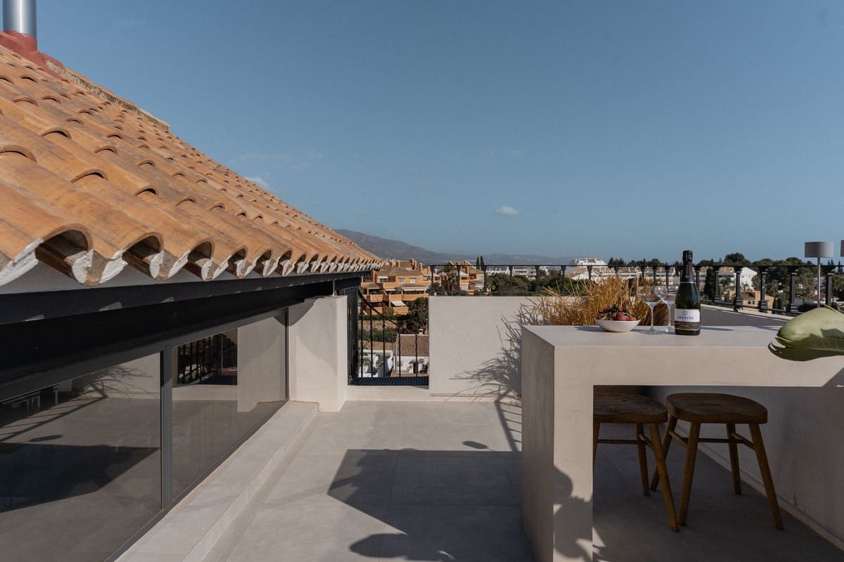 4 sypialnia Willa na sprzedaż w Marbella - 2 195 000 € (Ref: 7314751)