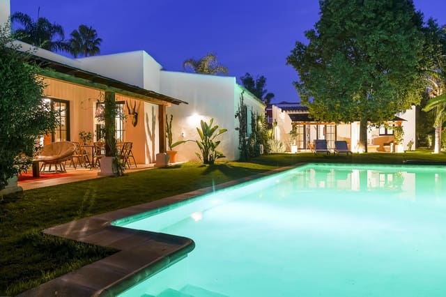 7 sypialnia Willa na sprzedaż w Guadalmina Alta, Marbella z basenem garażem - 2 250 000 € (Ref: 7314753)
