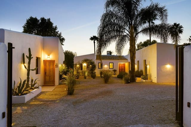 7 sypialnia Willa na sprzedaż w Guadalmina Alta, Marbella z basenem garażem - 2 250 000 € (Ref: 7314753)