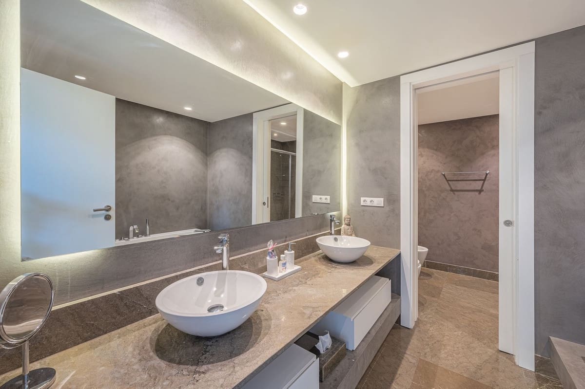 4 soveværelse Villa til salg i Marbella med swimmingpool garage - € 2.850.000 (Ref: 7373864)