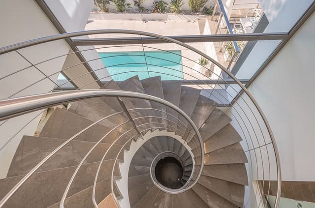 4 sypialnia Willa na sprzedaż w Nagüeles Alto, Marbella z basenem garażem - 2 850 000 € (Ref: 7373864)
