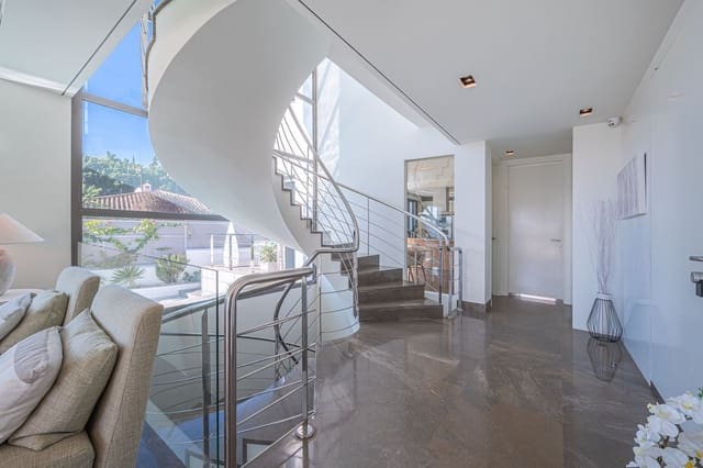 4 sypialnia Willa na sprzedaż w Nagüeles Alto, Marbella z basenem garażem - 2 850 000 € (Ref: 7373864)