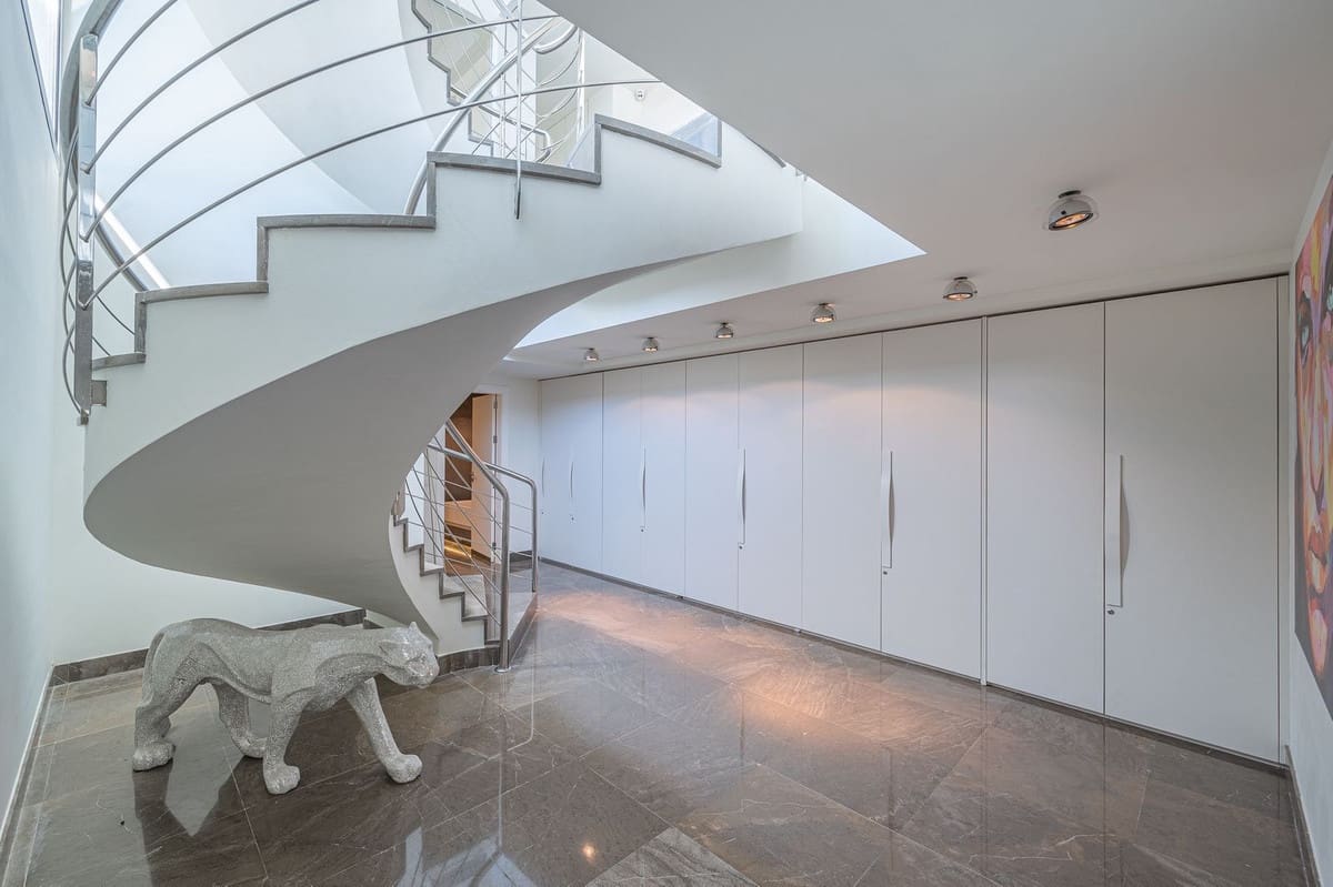 4 sypialnia Willa na sprzedaż w Marbella z basenem garażem - 2 850 000 € (Ref: 7373864)